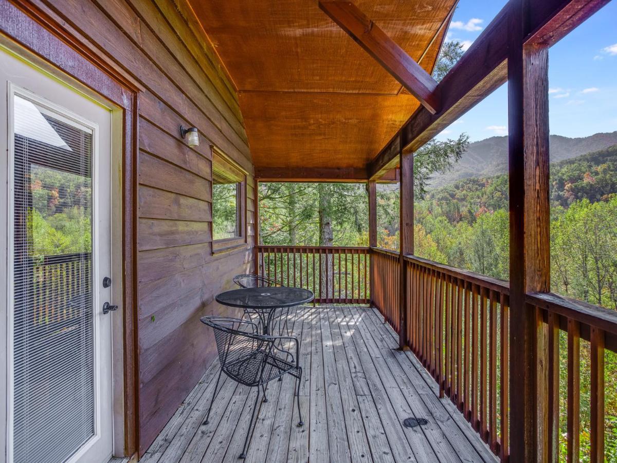 Naughty By Nature Gatlinburg Exterior photo