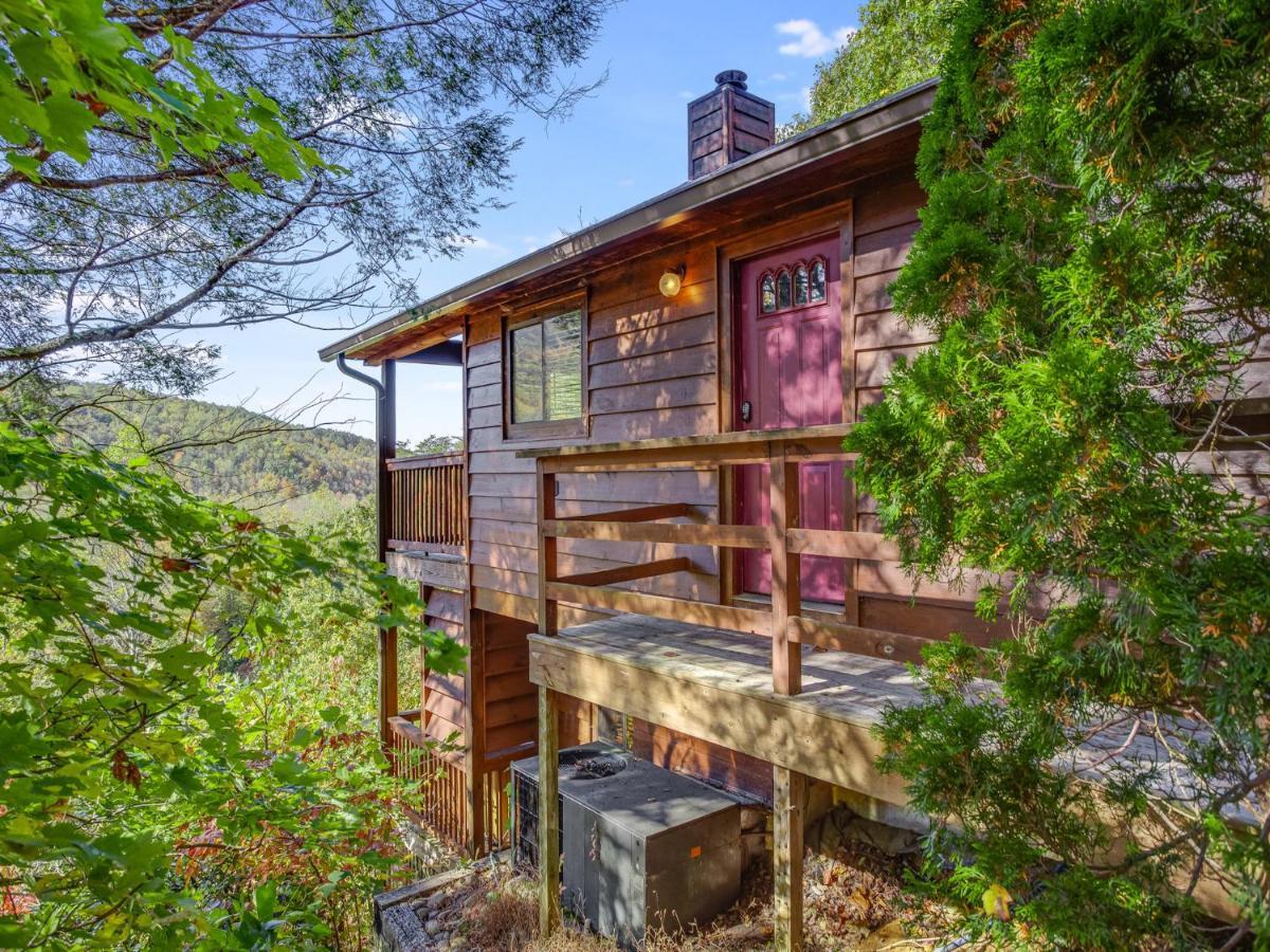 Naughty By Nature Gatlinburg Exterior photo